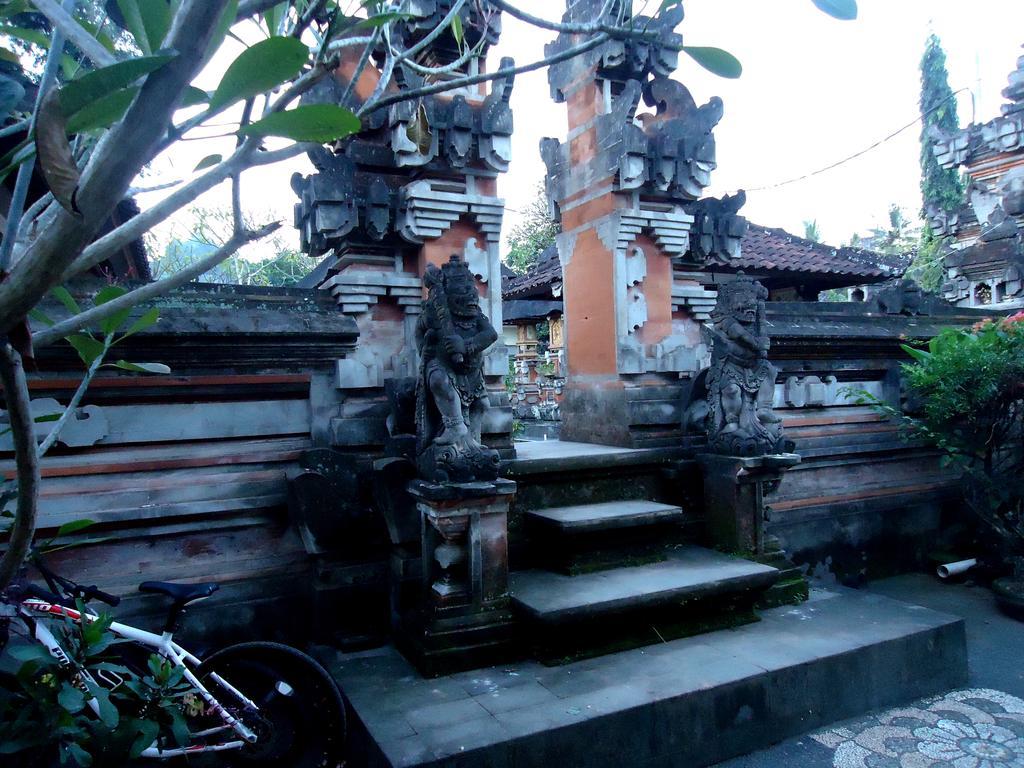 Dewa Put Guest House Ubud  Exterior photo